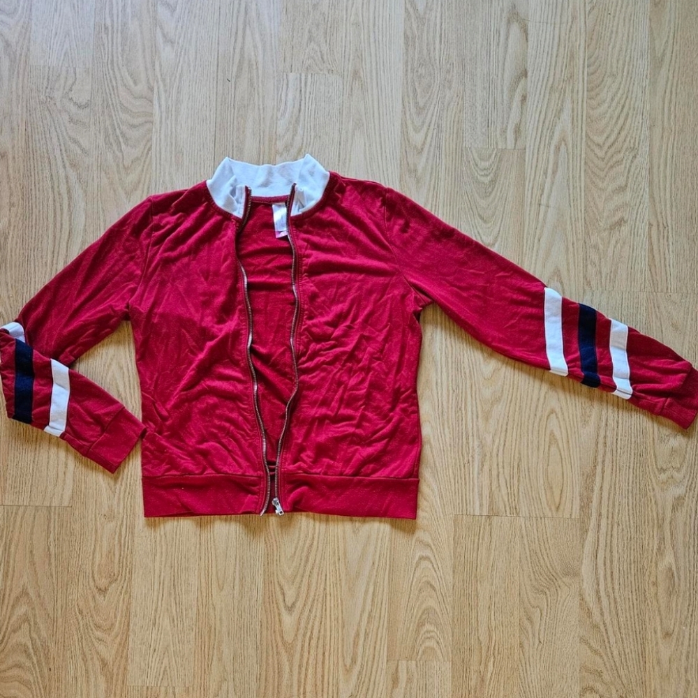 Medium, No Boundaries, red jacket